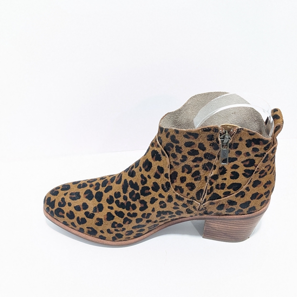 UGG Kingsburg Leopard Boots - Picture 11 of 16
